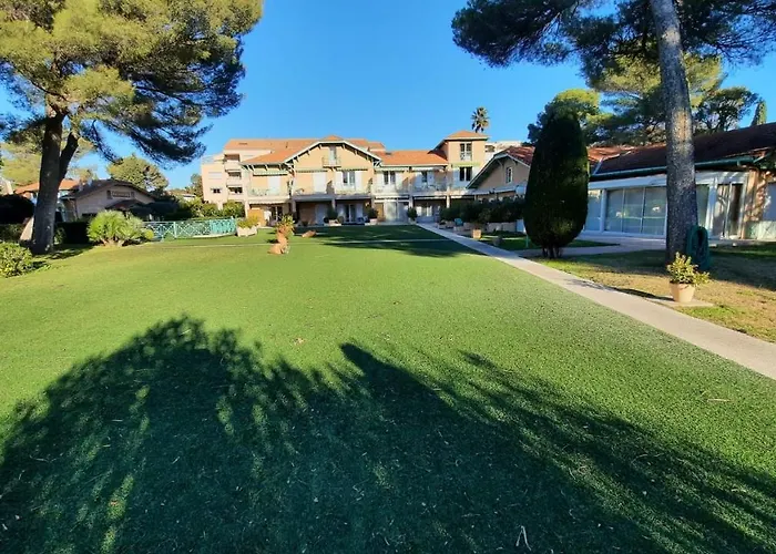 Mediterranee Paradise 아파트